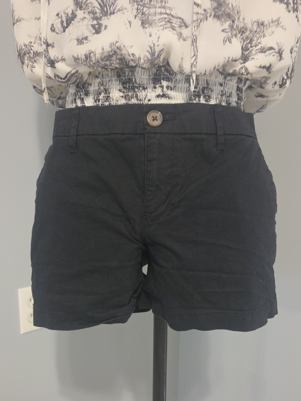 Old Navy Black Women's Casual Cargo Shorts